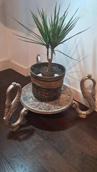 Base metálica de mesa auxiliar con Patas de Cisne