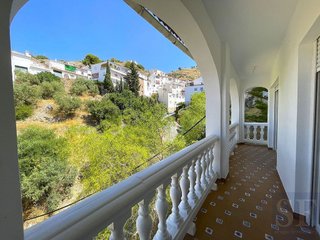 Casa adosada en venta en Cómpeta