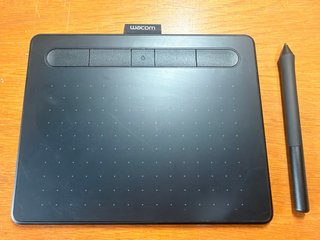 Wacom Intuos S. Tableta gràfica amb llapis.