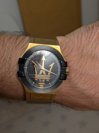 Reloj Maserati Dorado y Negro