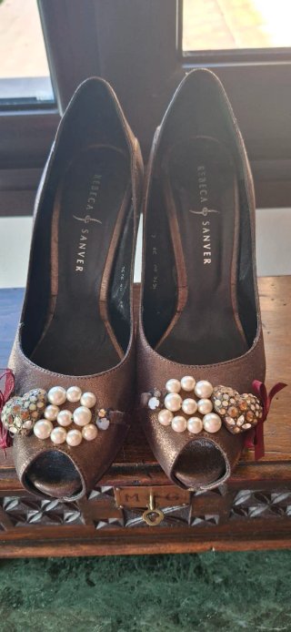 Zapatos de tacón Rebeca Sanver talla 38