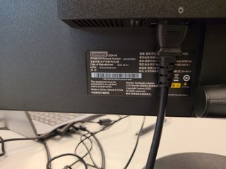 LOTE de Monitor Lenovo 24 y Periféricos Logitech