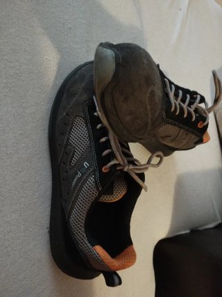 Zapatos de trabajo U-Power negros y grises T. 43.