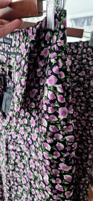 Pantalón con estampado floral
