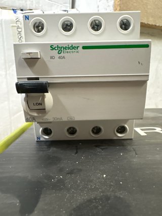Diferencial Trifásico Schneider  40A 30mA