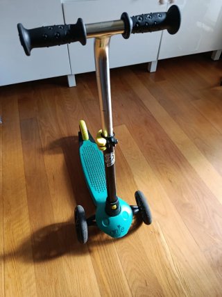 Patinete Infantil de Tres Ruedas