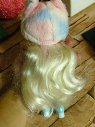 Muñeca Na! Na! Na! Surprise Aspyn Kitty