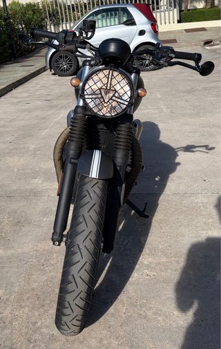 Triumph Bonneville Street Twin 2019
