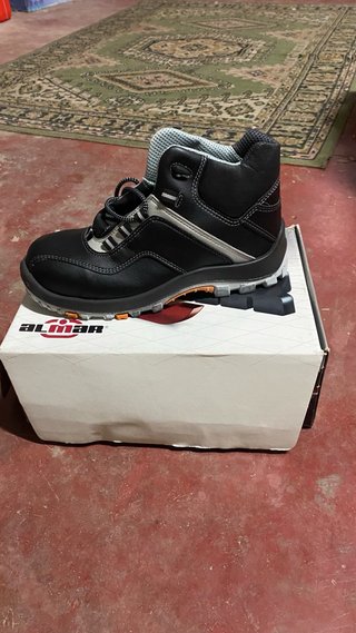 Botas de seguridad ALMAR negras y naranjas