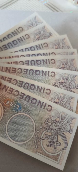 8 Banconote da 500 Lire