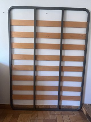 Somier de láminas con estructura metálica