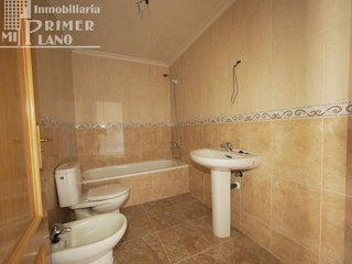 Casa adosada en venta en Tomelloso