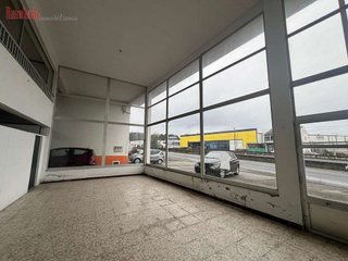 Nave industrial en venta en Outeiro de Rei