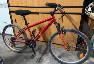Bicicleta Btwin Rockrider Roja 24 pulgadas