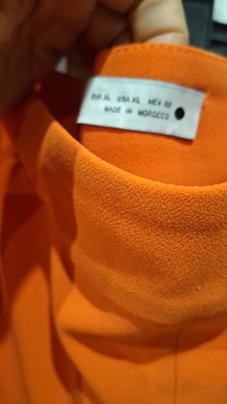 Traje Zara naranja chaqueta y pantalón