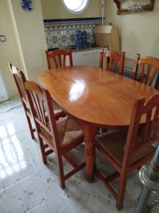 Mesa de Comedor con 6 Sillas de Madera
