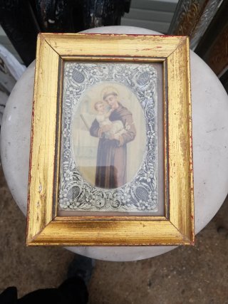 Cuadro religioso antiguo dorado y rojo