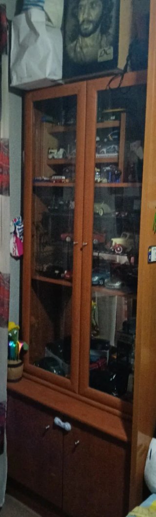 Mueble Vitrina de Madera