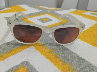 Gafas de Sol con Montura Blanca