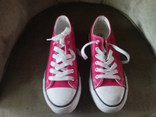 Zapatillas de Cordones Rojas
