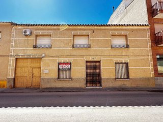 Casa adosada en venta en Madridejos