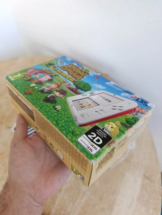 Nintendo 2DS Blanca Animal Crossing en caja