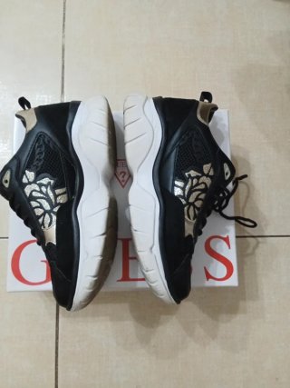 Guess Dreamon Donna Scarpe Donna Nero Oro