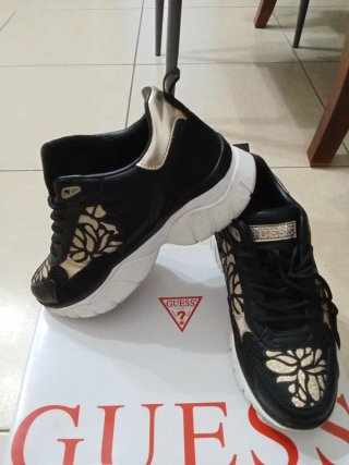 Guess Dreamon Donna Scarpe Donna Nero Oro