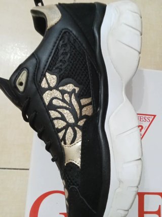Guess Dreamon Donna Scarpe Donna Nero Oro