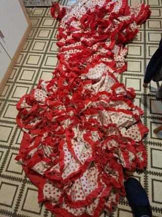 Vestido Bata de cola flamenca blanca y roja