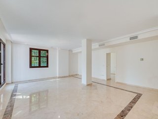 Piso en venta en Puerto Banús en Marbella