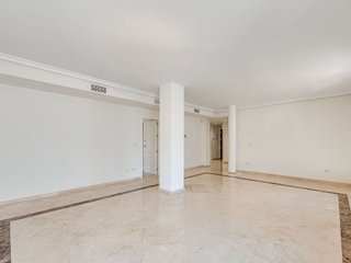 Piso en venta en Puerto Banús en Marbella