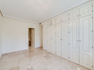 Piso en venta en Puerto Banús en Marbella