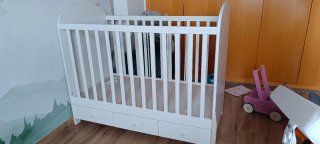 Cuna blanca IKEA con 3 cajones inferiores