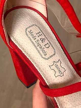 Liquidación: Tacones de fiesta rojos de piel