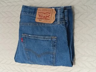 Pantalón vaquero Levi's azul clásico – Corte recto