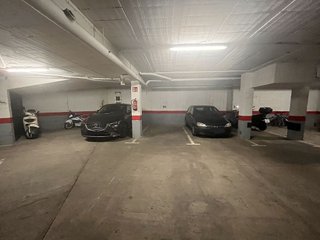 Garaje en venta en Santa Eugènia en Girona