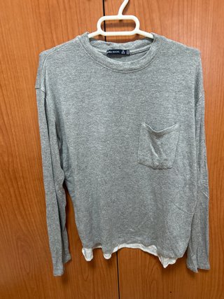 Jersey Bershka gris talla XS