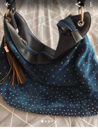 Bolso Hobo Efecto Denim con Tachuelas