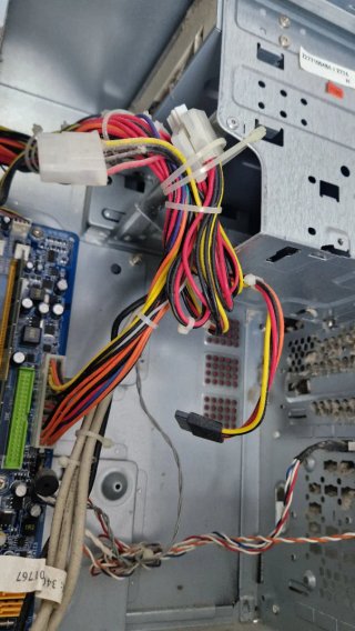 Torre PC BEEP placa base Giga GA-G31M-ES2L