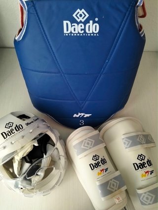 Set de Protecciones Taekwondo Daedo