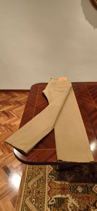 PANTALÓN LEVI'S 502, HOMBRE, COLOR ORO VIEJO, W32.