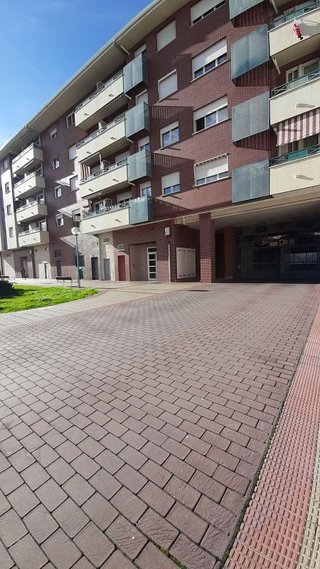 Garaje en venta en Portillejo - Valdegastea en Logroño