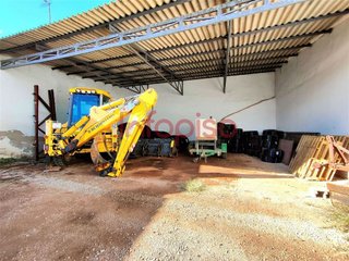 Nave industrial en venta en Zona Parque de las Infantas - Magdalena en Valdepeñas