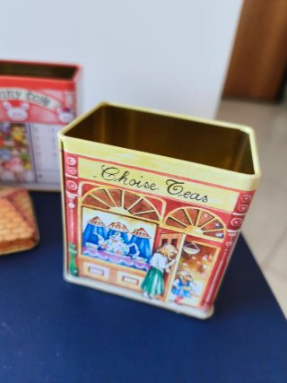 Set di 4 Scatole in Latta Vintage a forma di Casa