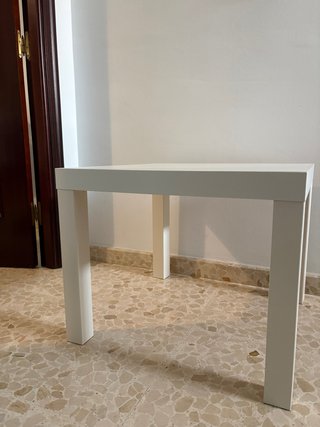 Mesa auxiliar blanca