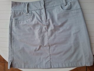 Falda de golf gris