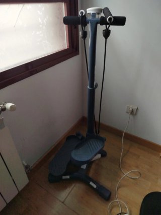 Step Decathlon MS520 con bandas elásticas