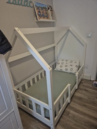 Cama infantil casita blanca de 140x80 con colchon