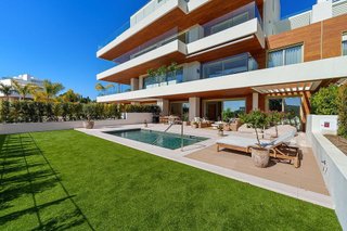 Piso en alquiler en Las Lomas de Río Verde en Marbella